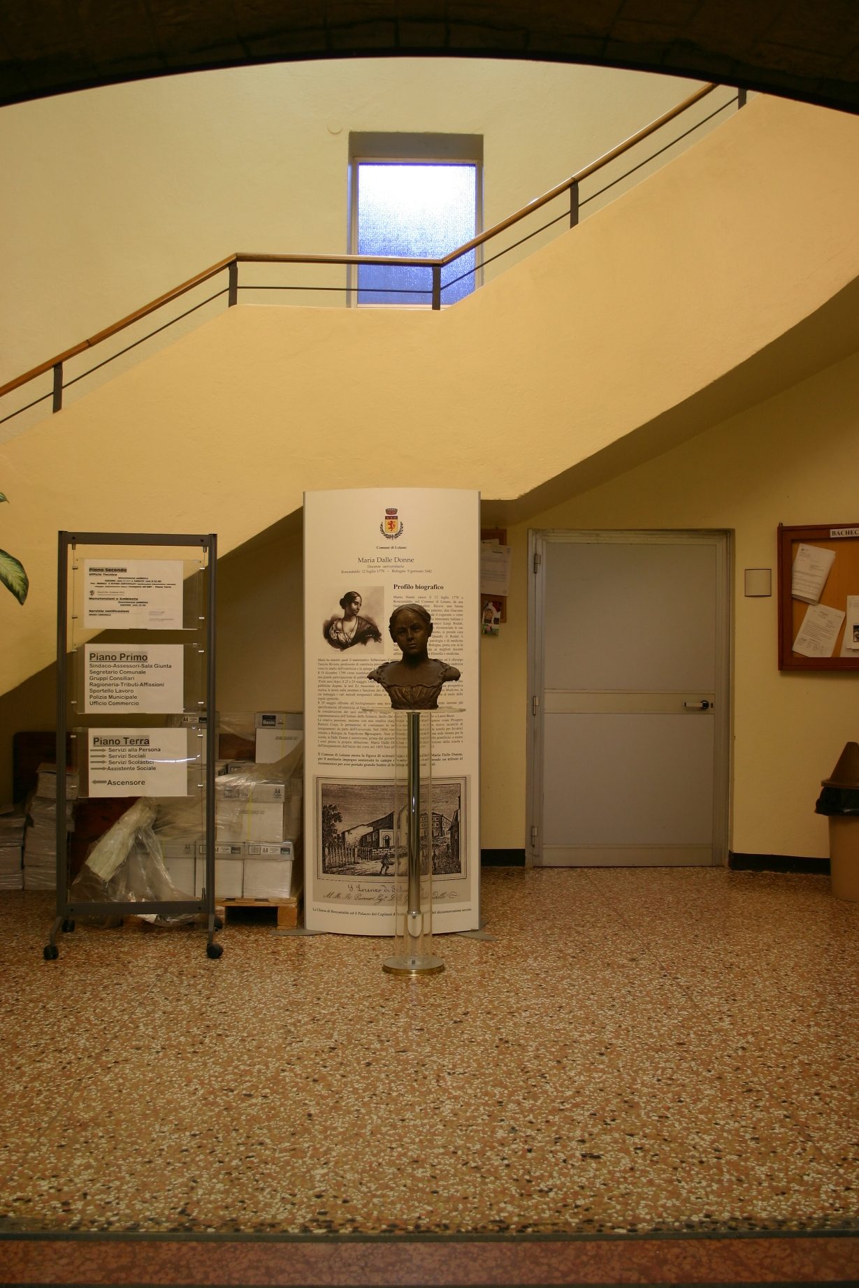 Maria Dalle Donne's bust, Loiano - 02.JPG